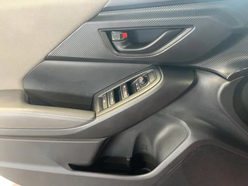 Used 2024 Subaru Crosstrek 2.0i Premium image 8