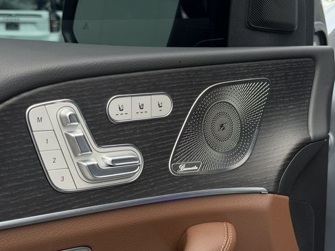 Used 2025 Mercedes-Benz GLS 450 4MATIC image 22