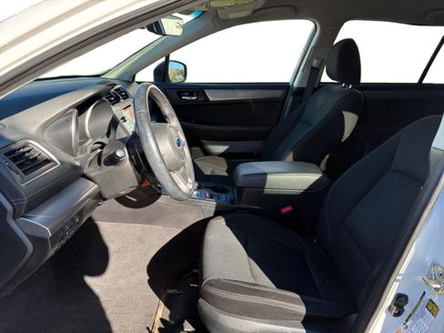 Used 2018 Subaru Outback 2.5i Premium image 10