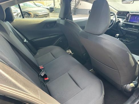 Used 2025 Toyota Prius LE AWD/4WD image 17