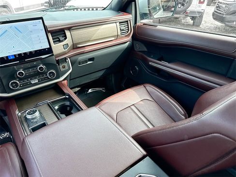 Used 2022 Ford Expedition Max Limited image 26