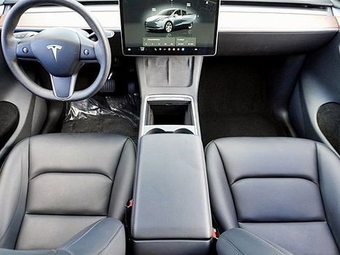 Used 2023 Tesla Model Y 2WD image 21