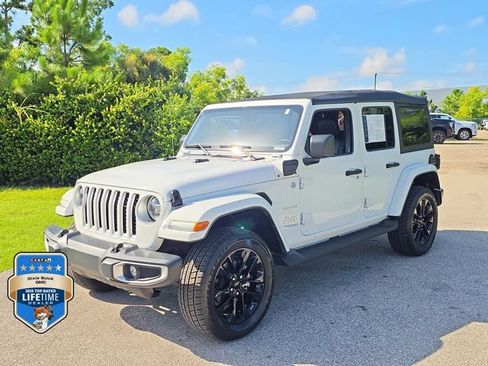 Used 2021 Jeep Wrangler Unlimited Sahara w/ Cold Weather Group AWD/4WD image 2