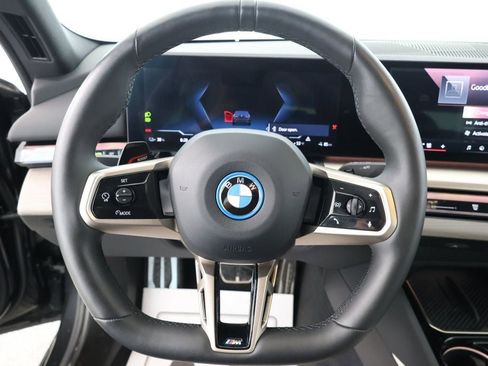 Used 2024 BMW i5 eDrive40i w/ M Sport Package image 14