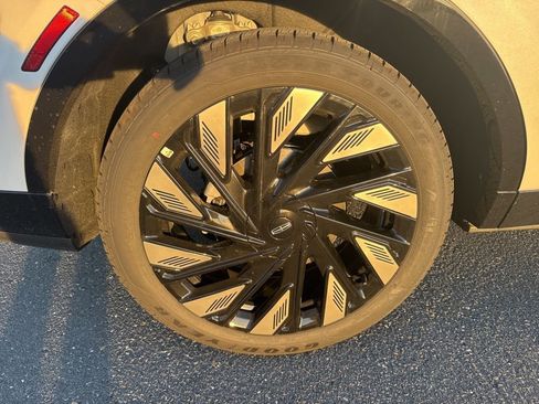 New 2026 Lincoln Nautilus Reserve w/ Jet Appearance Package image 11