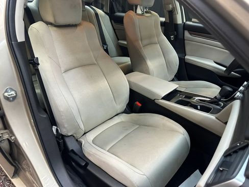 Used 2018 Honda Accord LX image 30