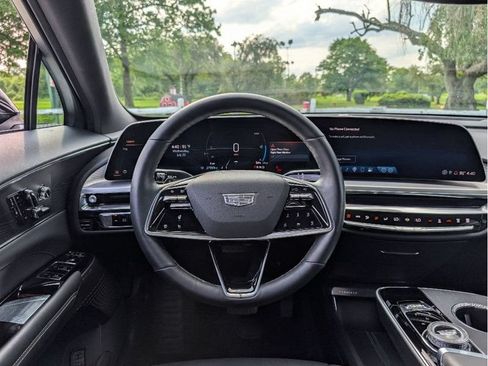 Used 2024 Cadillac Lyriq Sport AWD/4WD image 30