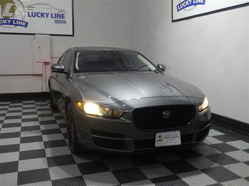 Used 2018 Jaguar XE Prestige AWD/4WD image 4