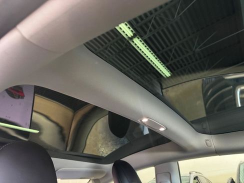 Used 2022 Tesla Model 3 Long Range AWD/4WD image 18