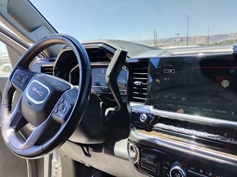 Used 2023 GMC Sierra 1500 SLE w/ X31 Off-Road Package AWD/4WD image 17