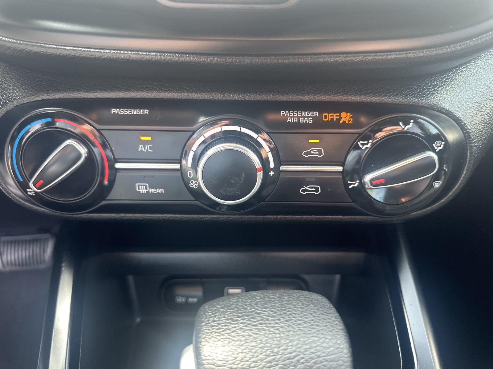 Used 2024 Kia Soul LX FWD image 17