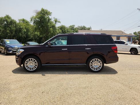 Used 2024 Ford Expedition Limited AWD/4WD image 2