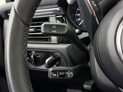 Certified 2025 Porsche Macan image 48