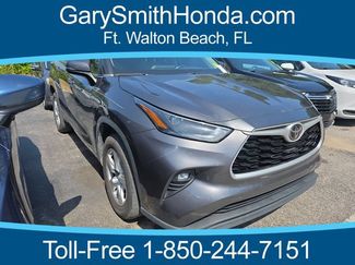 Used 2023 Toyota Highlander LE FWD video 1