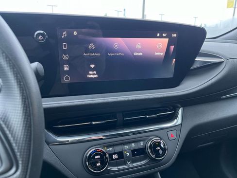 Used 2025 Buick Envista Preferred image 21