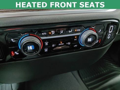 Used 2025 Chevrolet Silverado 2500 LT w/ Convenience Package image 4