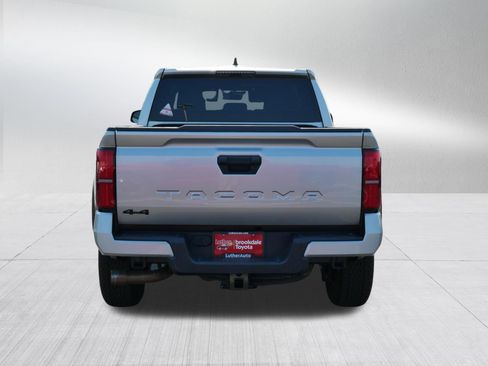 Certified 2024 Toyota Tacoma TRD Off-Road AWD/4WD image 6
