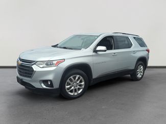 Used 2021 Chevrolet Traverse LT image 1
