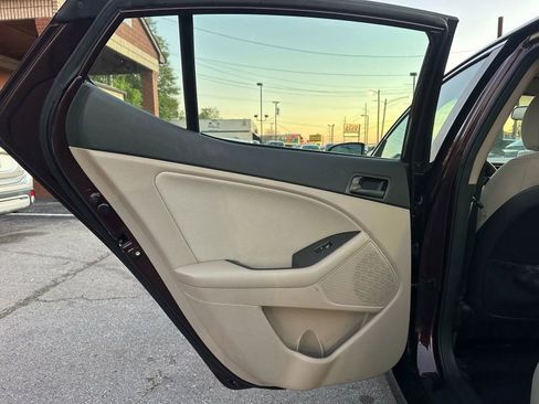 Used 2014 Kia Optima LX FWD image 9