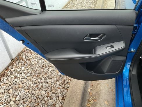 Used 2025 Nissan Sentra SV image 17