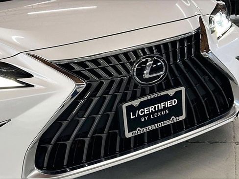 Certified 2023 Lexus ES 250 w/ Premium Package image 33