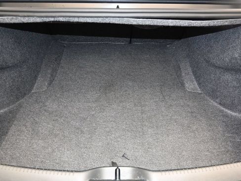 Used 2023 Chrysler 300 C RWD image 17