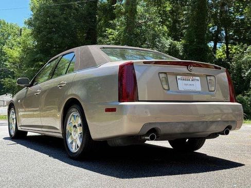 Used 2005 Cadillac STS w/ Preferred Equipment Group RWD image 23