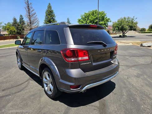 Used 2017 Dodge Journey Crossroad FWD image 6