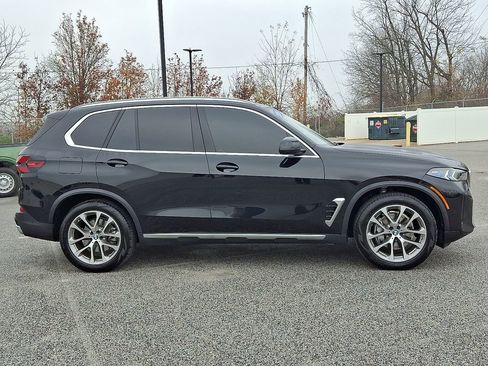 Used 2024 BMW X5 xDrive40i w/ Premium Package image 11