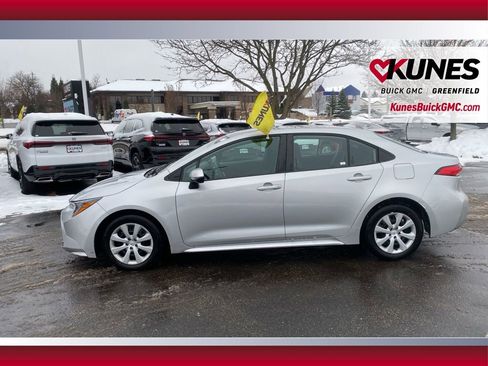 Used 2025 Toyota Corolla LE image 9