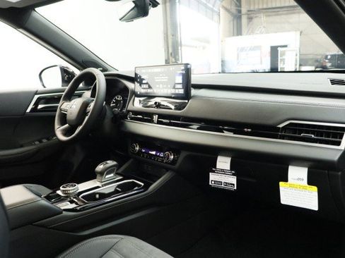 New 2026 Mitsubishi Outlander LE FWD image 17