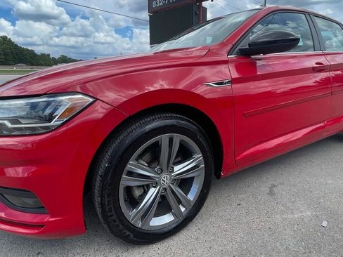 Used 2019 Volkswagen Jetta R-Line w/ R-Line Cold Weather Package image 4