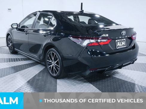 Used 2023 Toyota Camry SE FWD image 4