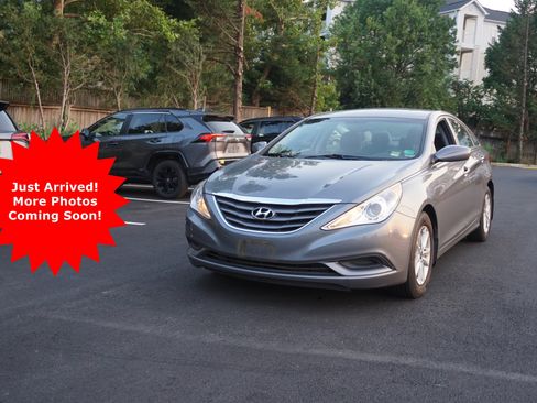 Used 2012 Hyundai Sonata GLS w/ Popular Equipment Pkg FWD image 1
