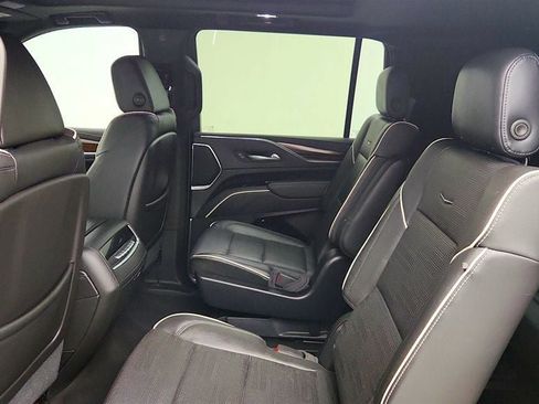 Used 2021 Cadillac Escalade ESV Premium Luxury w/ Performance Package AWD/4WD image 22