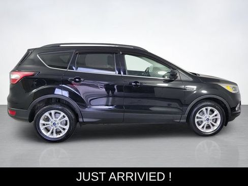 Used 2017 Ford Escape SE w/ SE Leather Comfort Package FWD image 2