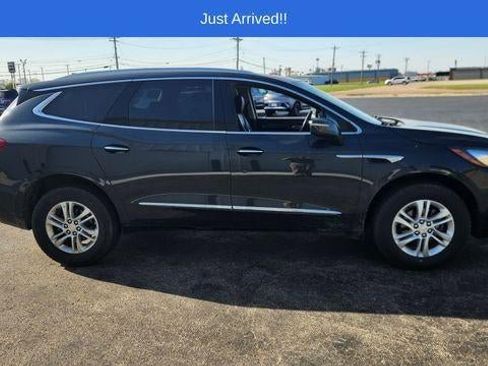Used 2020 Buick Enclave Essence w/ Sound and Sites Package FWD image 4