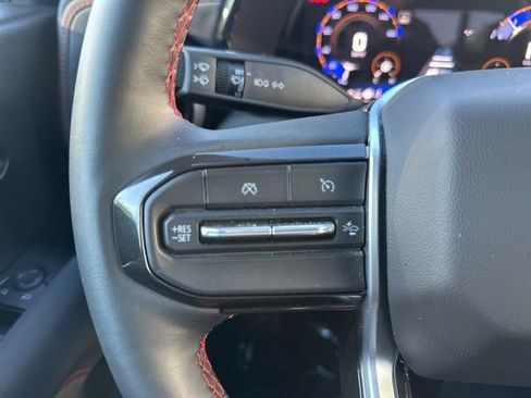 Used 2025 Chevrolet Colorado Z71 w/ Z71 Convenience Package 2 AWD/4WD image 23