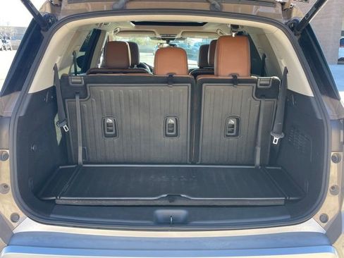 Used 2023 Nissan Pathfinder Platinum image 14