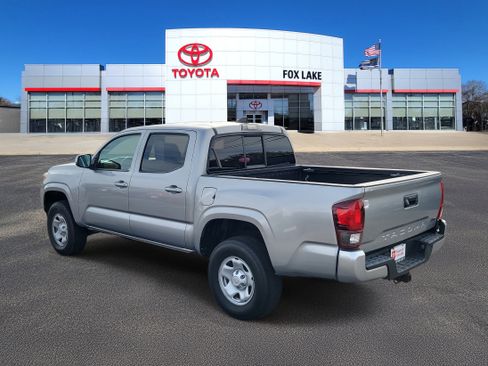 Used 2021 Toyota Tacoma SR image 3