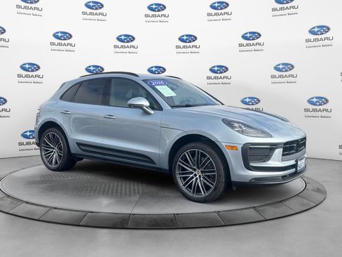 Used 2026 Porsche Macan AWD/4WD image 7