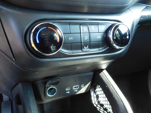 Used 2021 Chevrolet TrailBlazer LS FWD image 18