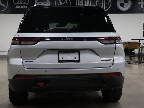 Used 2022 Jeep Grand Cherokee Trailhawk image 4