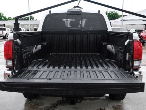 Used 2018 Toyota Tacoma SR5 RWD image 50