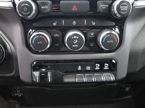 Used 2023 RAM 1500 Big Horn AWD/4WD image 28