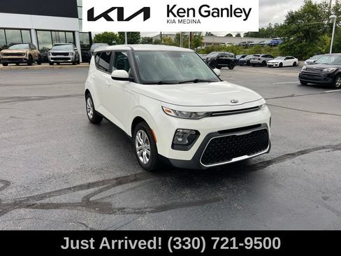 Used 2020 Kia Soul LX FWD image 3