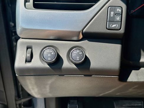 Used 2015 Chevrolet Tahoe LTZ AWD/4WD image 11