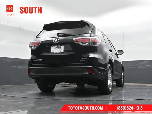 Used 2016 Toyota Highlander Limited AWD/4WD image 39