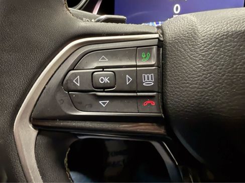 Used 2023 Jeep Grand Cherokee L Laredo AWD/4WD image 13
