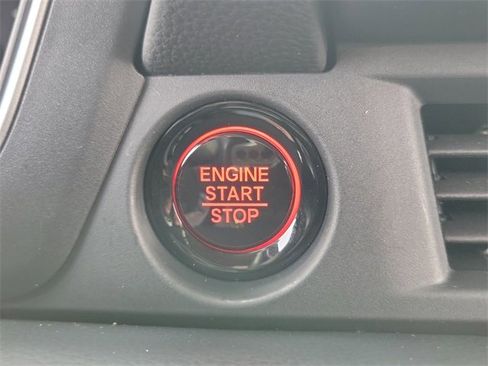 Certified 2024 Honda Pilot Touring image 32